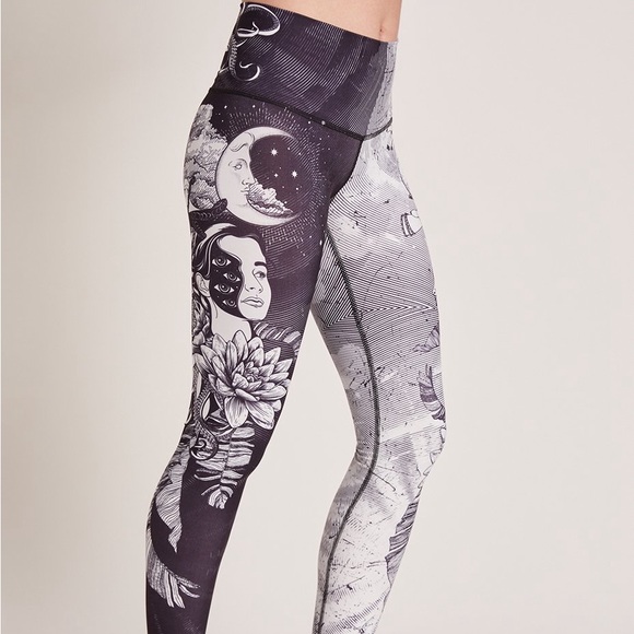 RARE Niyama Sol High Waisted Moon Child Legging - Picture 2 of 6